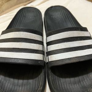 Size 9 adidas slide
